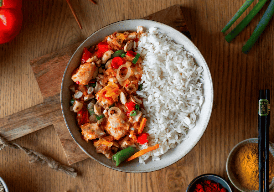 Gai Pad Med Mamuang mit Reis